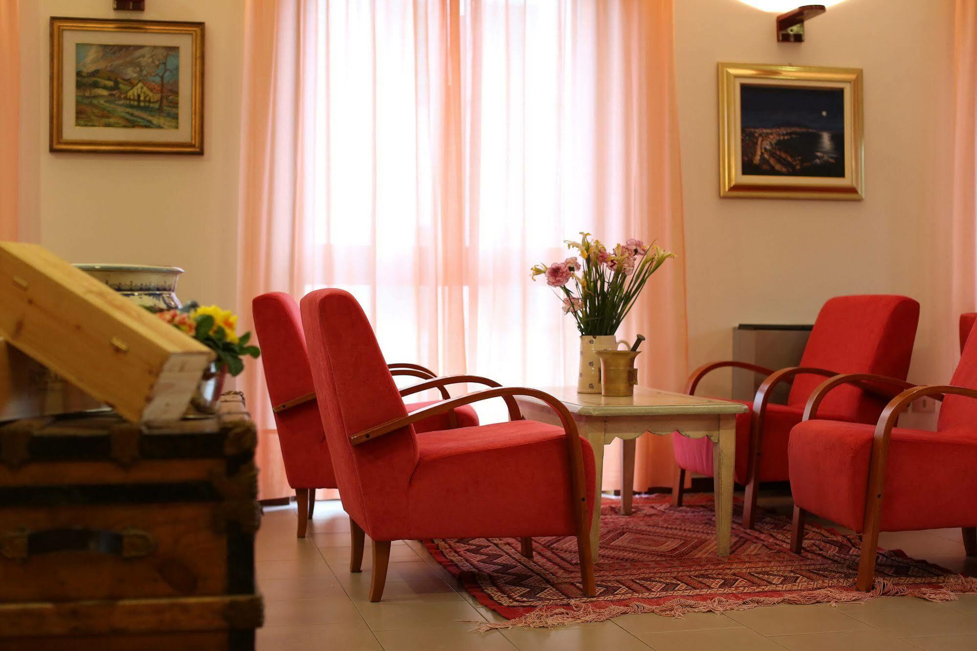 Santa Maria Hotel 2*